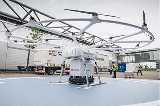 The VoloDrone drione carries up to 200 kilograms of cargo. DB Schenker, Volocopter and the Fraunhofer Institute already have an operational plan for it