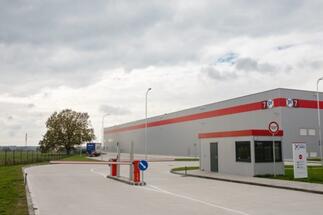 P3  builds a new hall near Lozorno